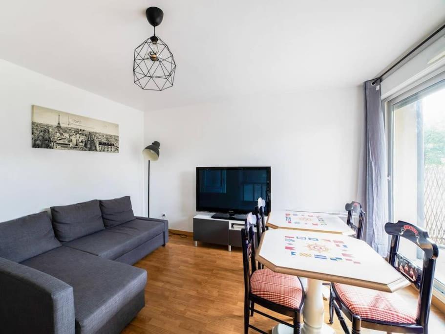 Appartement Les Paves De Prague - Pour 4 A 10 Minutes De Disneyland Paris Montévrain